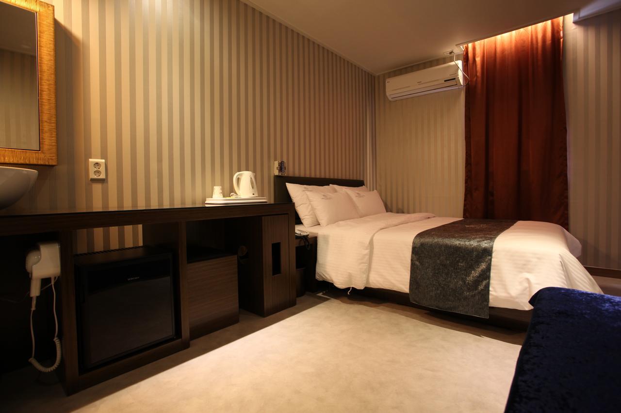 Lineplus Hotel Gimpo Экстерьер фото